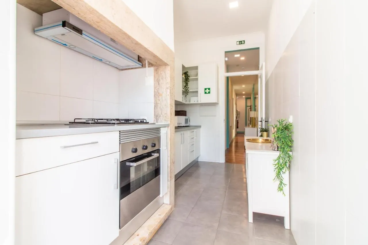 Guesthouse Liberdade - 7 Bedroom Apartment Lisbon Portugal