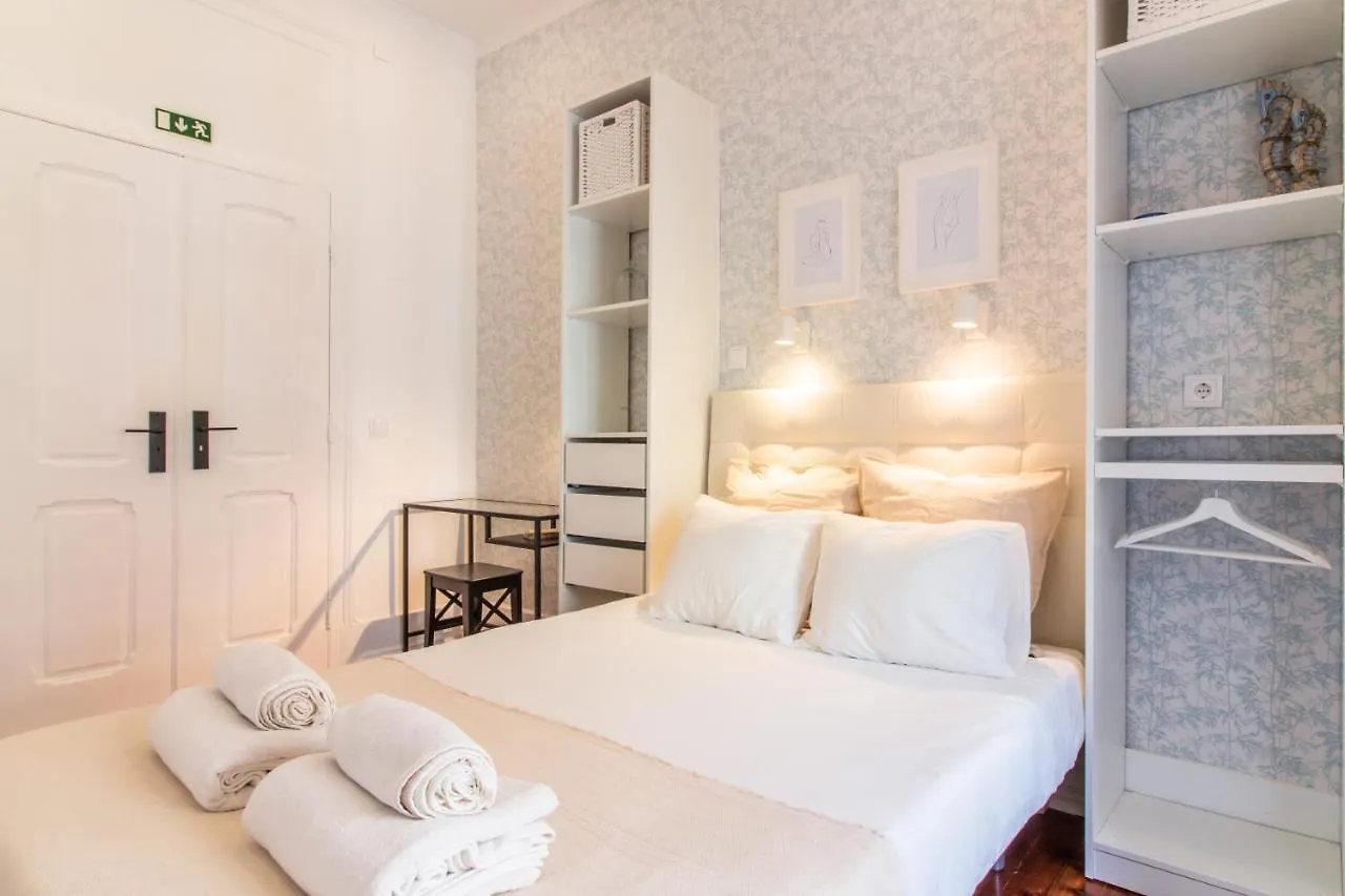 Guesthouse Liberdade - 7 Bedroom Apartment Lisbon 0*,