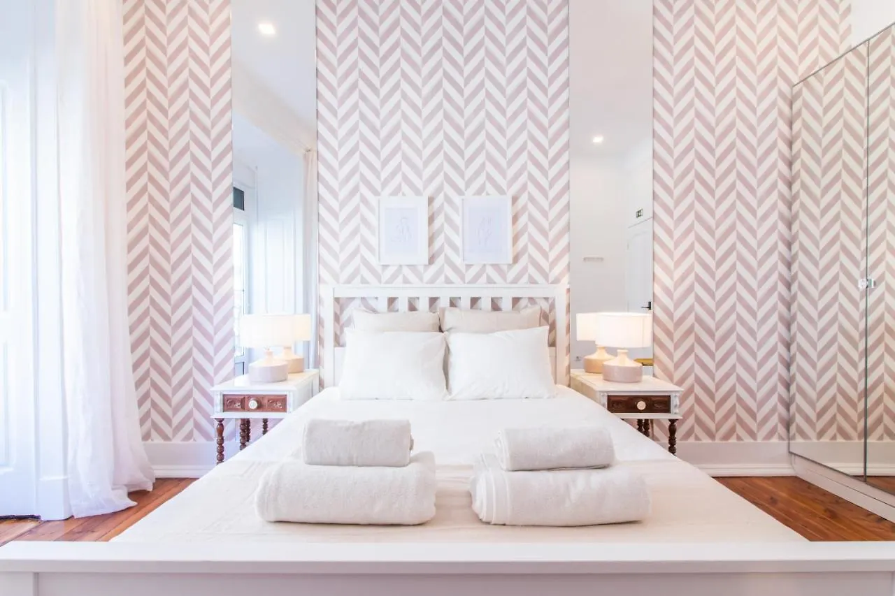 Guesthouse Liberdade - 7 Bedroom Apartment Lisbon