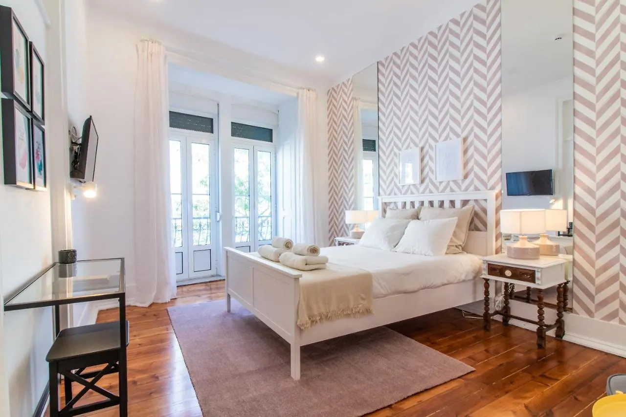Guesthouse Liberdade - 7 Bedroom Apartment Lissabon